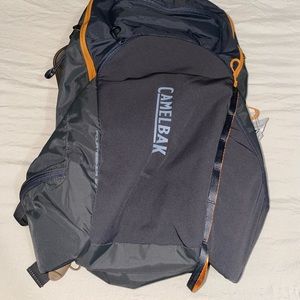 Fourteener 20 w/ 100oz hydration bladder hiking backpack pack